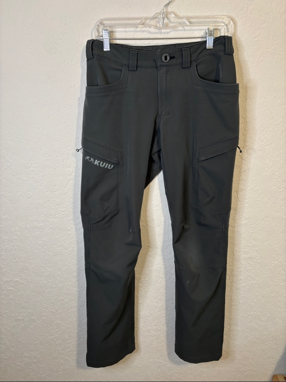 KUIU Men's Grey Attack Stretch Cargo Pants with Zippered Pockets